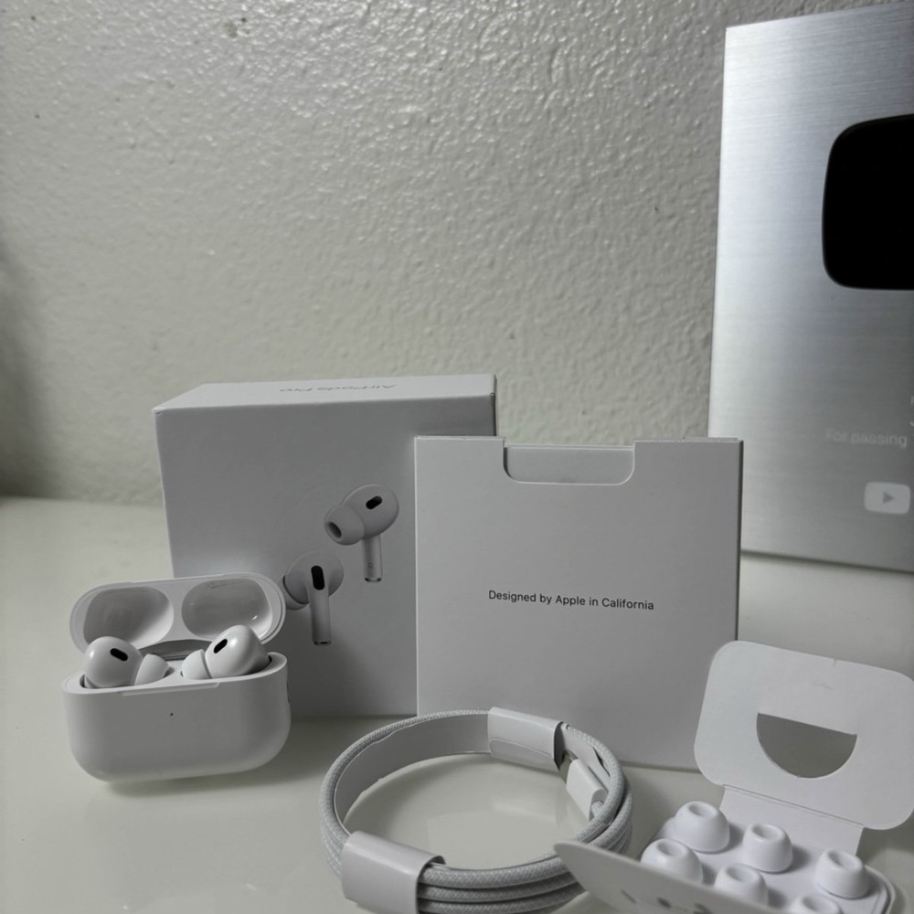 Apple White AirPods Pro Headset with Charging Case